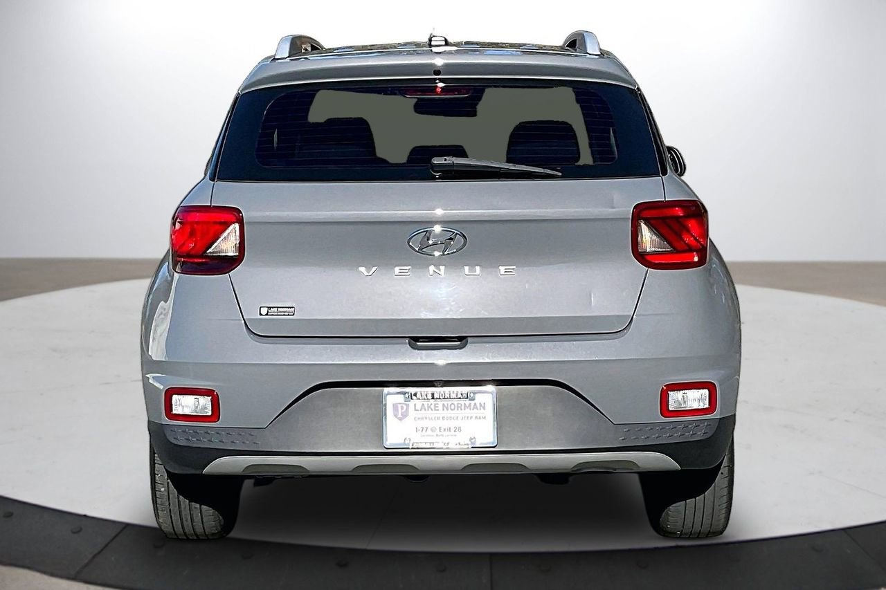 Used 2023 Hyundai Venue SEL w/ Cargo Package image 8