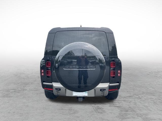 Used 2025 Land Rover Defender 110 X-Dynamic SE AWD/4WD image 6