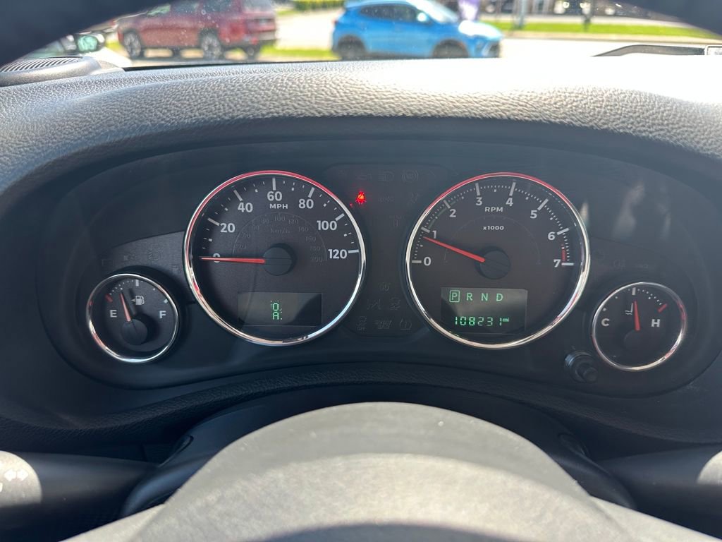 Used 2015 Jeep Wrangler Unlimited Sahara AWD/4WD image 24