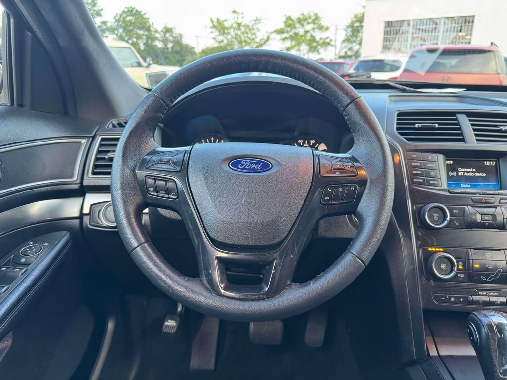 Used 2018 Ford Explorer XLT AWD/4WD image 21