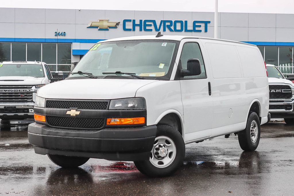 Used 2022 Chevrolet Express 3500 Work Van w/ Driver Convenience Package image 1