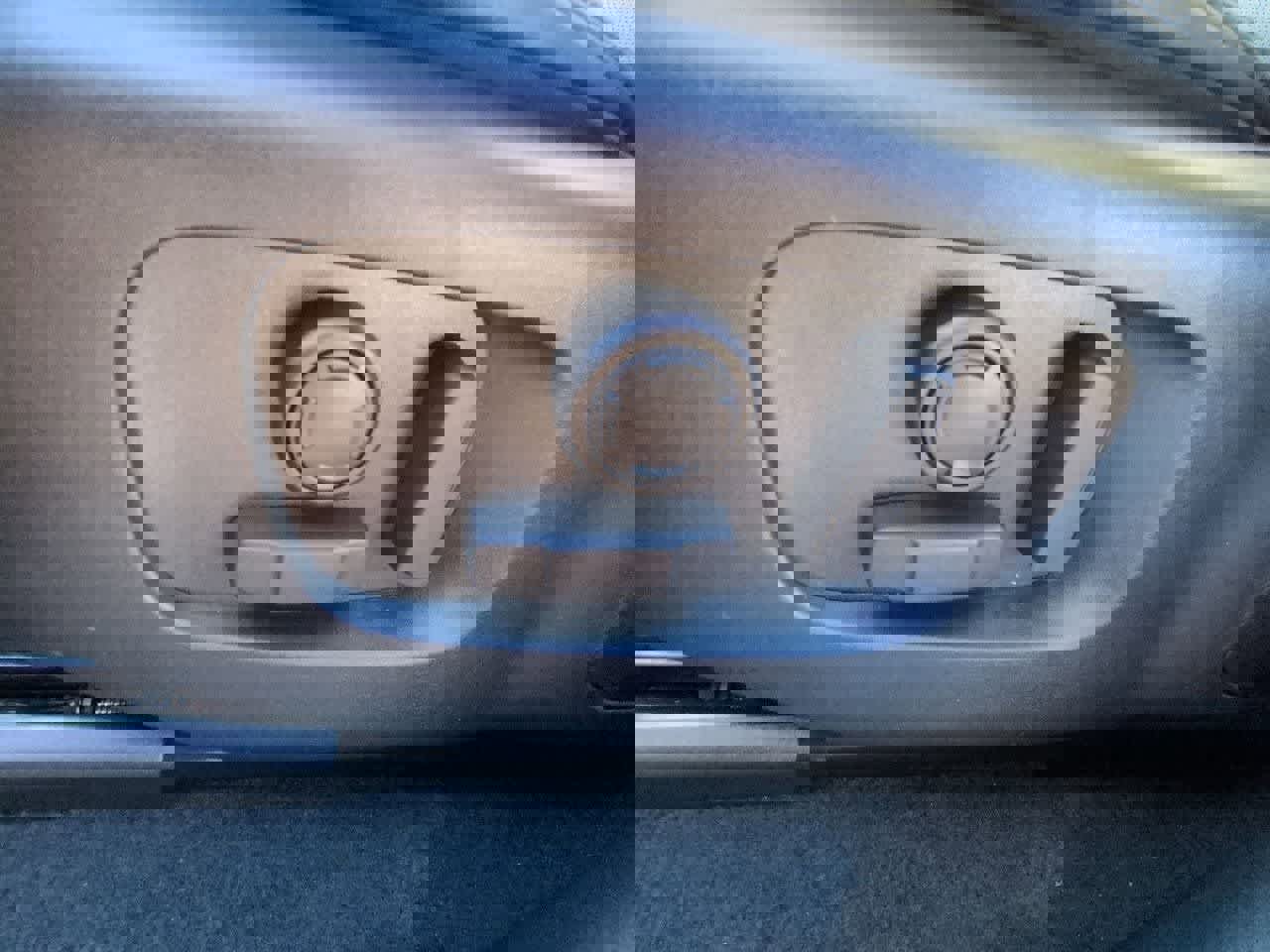 New 2026 Land Rover Range Rover Velar Dynamic SE AWD/4WD image 17