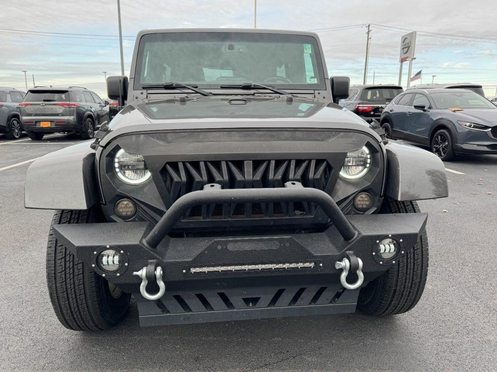 Used 2014 Jeep Wrangler Unlimited Sahara w/ Max Tow Package image 9