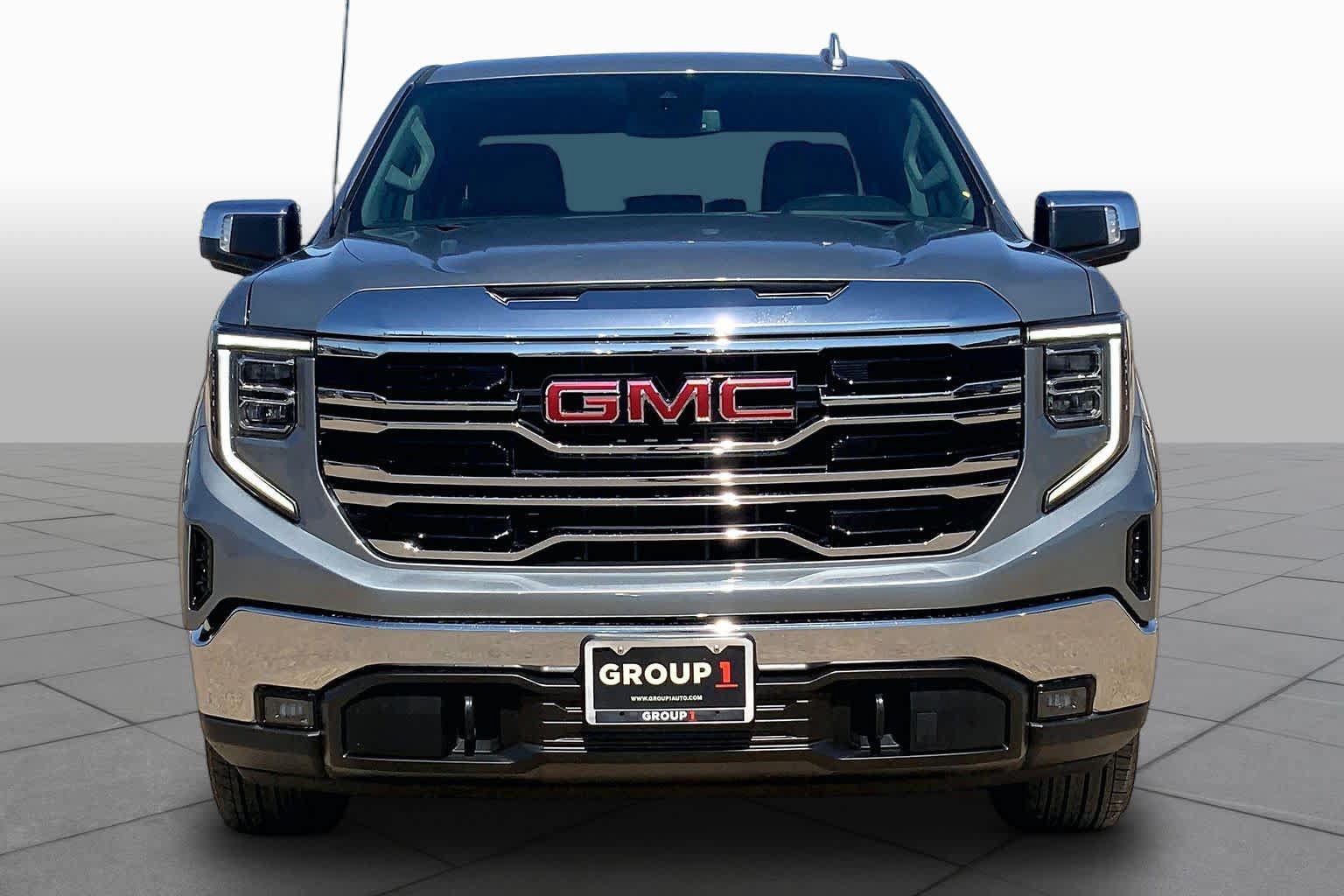 Used 2026 GMC Sierra 1500 SLT AWD/4WD image 3