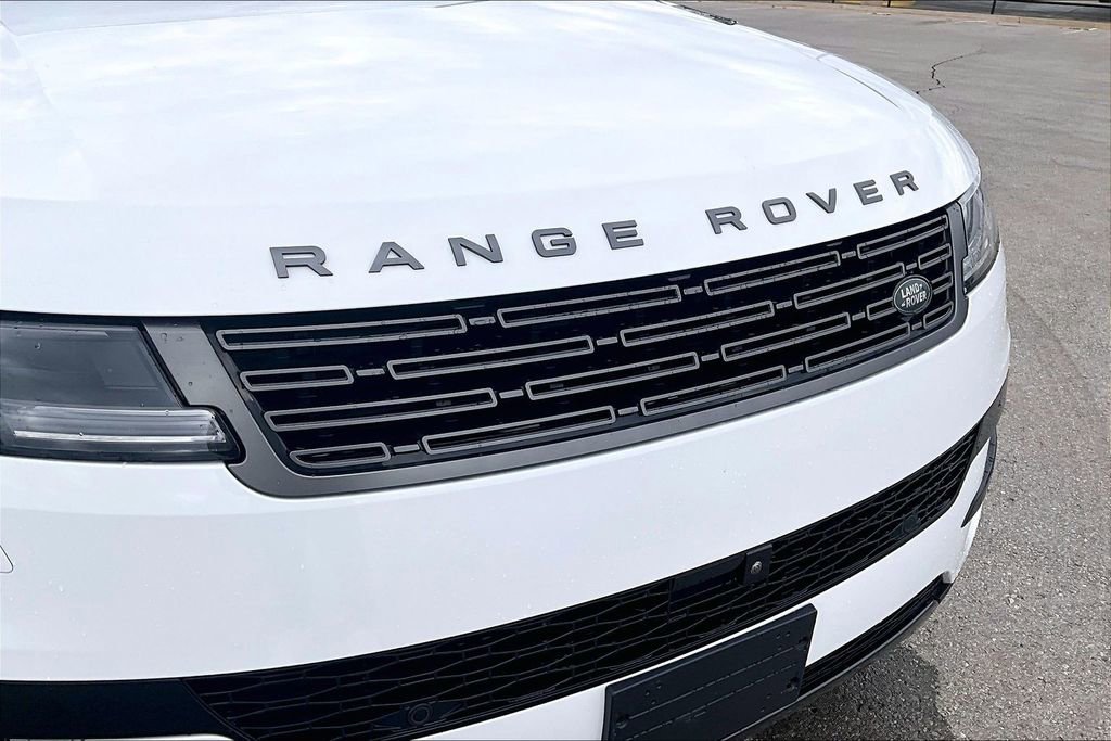 Used 2024 Land Rover Range Rover Sport SE image 29