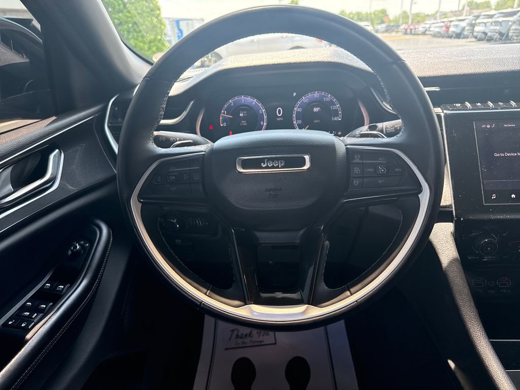 Used 2023 Jeep Grand Cherokee L Laredo AWD/4WD image 18