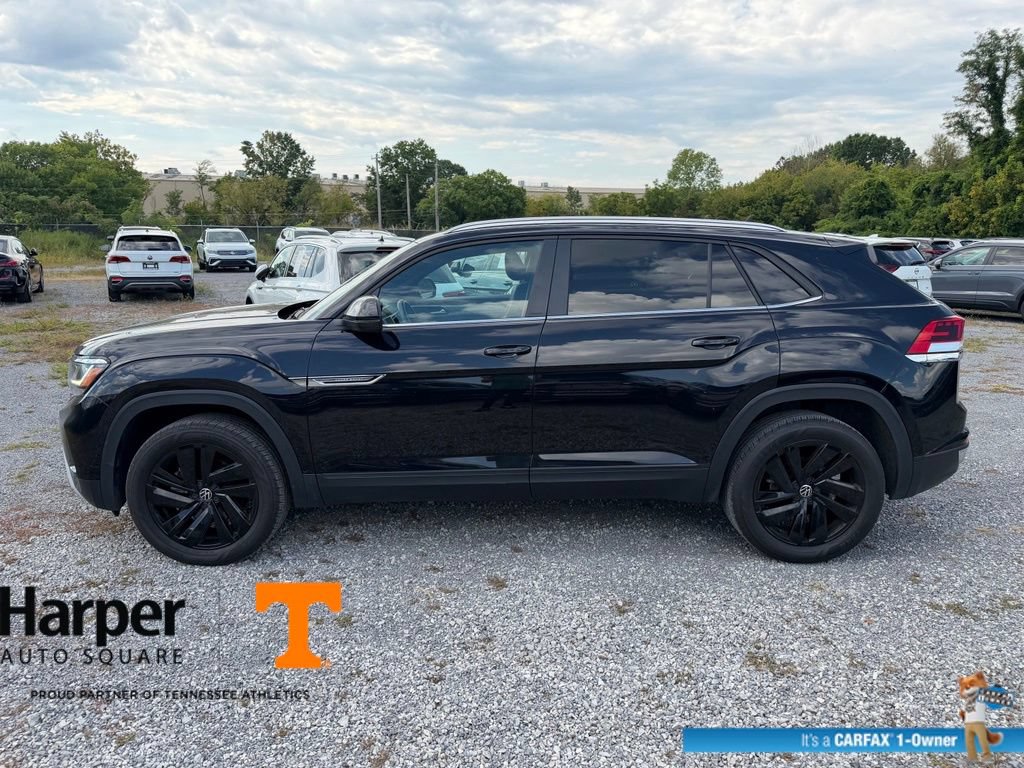 Used 2023 Volkswagen Atlas Cross Sport SE w/ Panoramic Sunroof Package AWD/4WD image 2