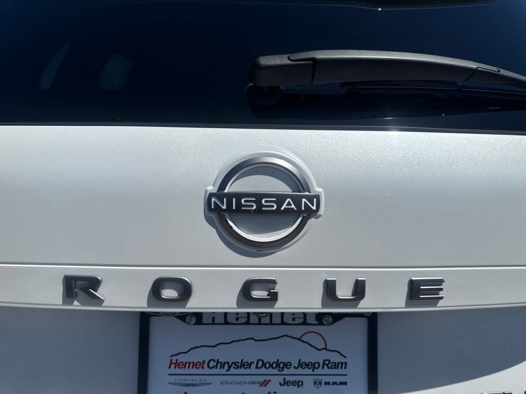 Used 2024 Nissan Rogue SV AWD/4WD image 14