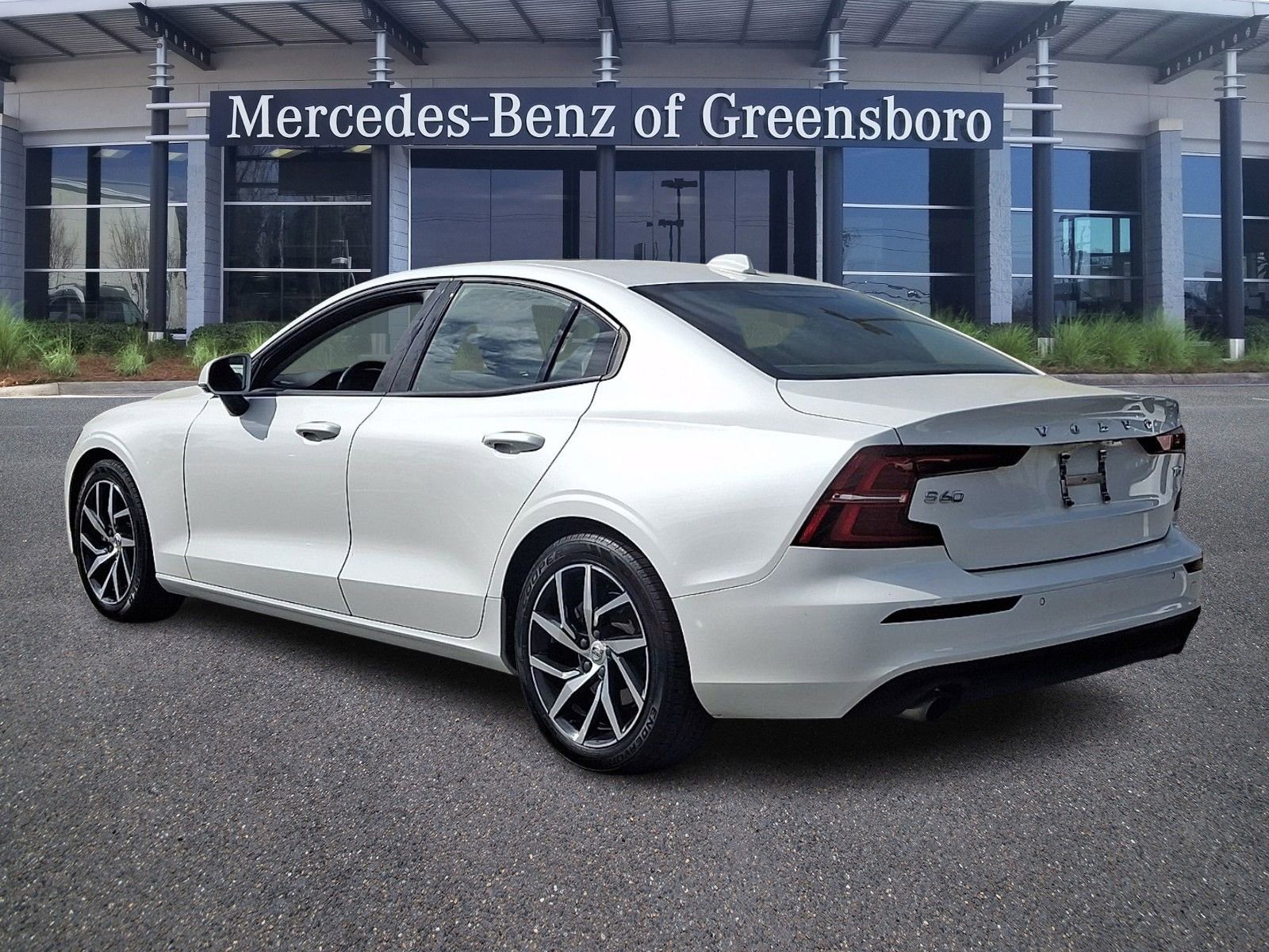 Used 2020 Volvo S60 T5 Momentum w/ Protection Package Premier FWD image 6
