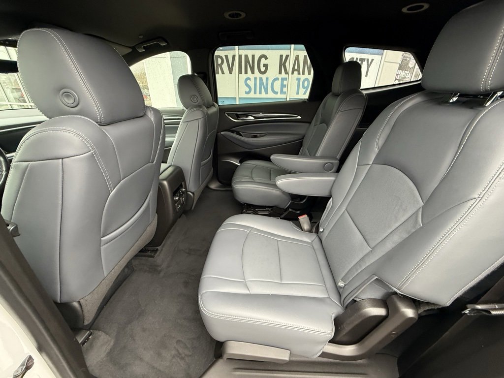 Used 2022 Buick Enclave Premium image 8