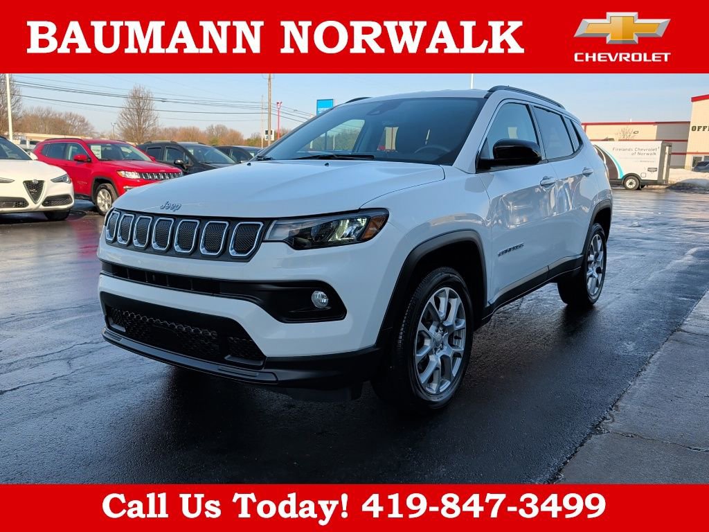 Used 2022 Jeep Compass Latitude image 3
