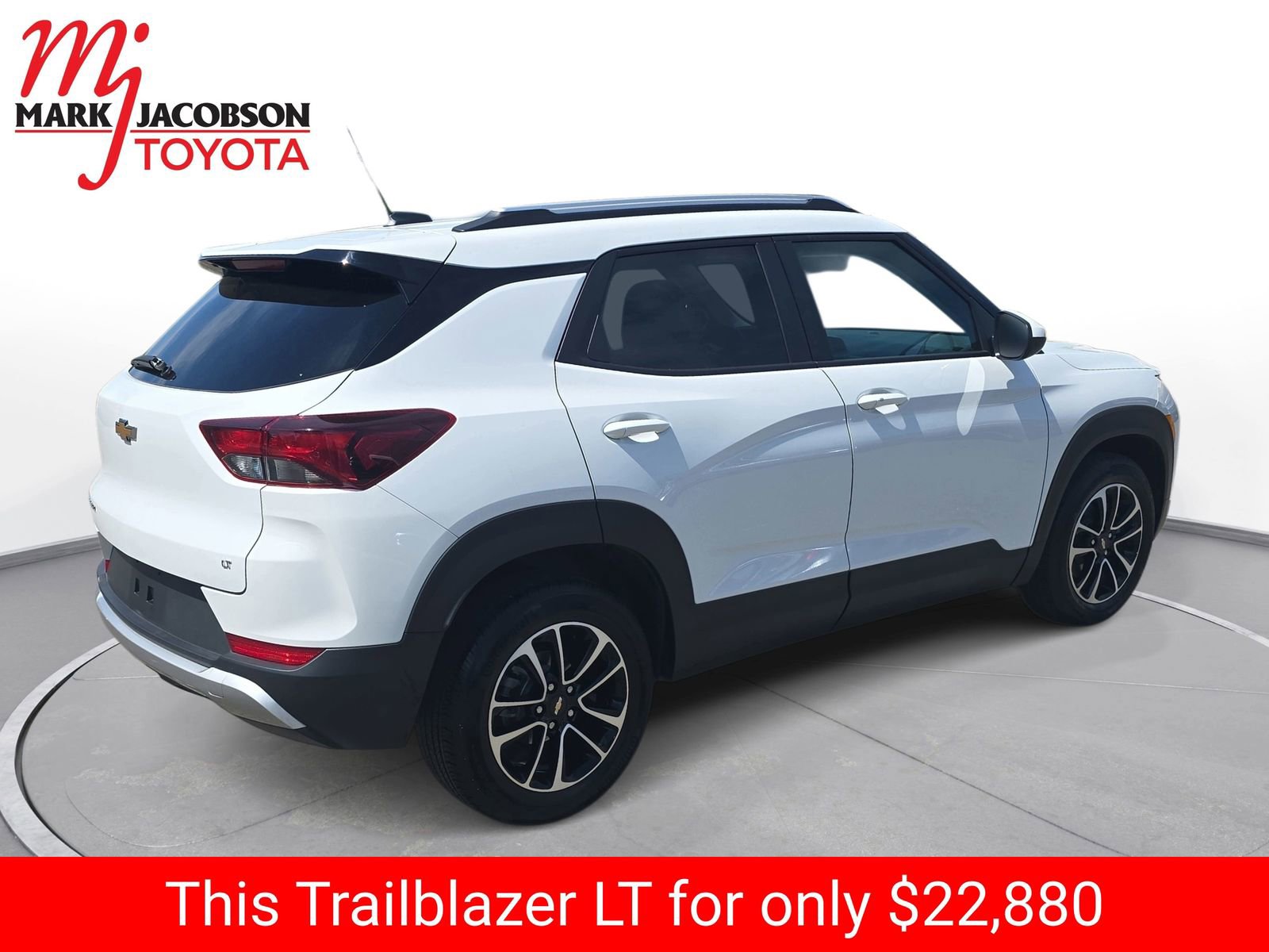 Used 2025 Chevrolet TrailBlazer LT FWD image 9