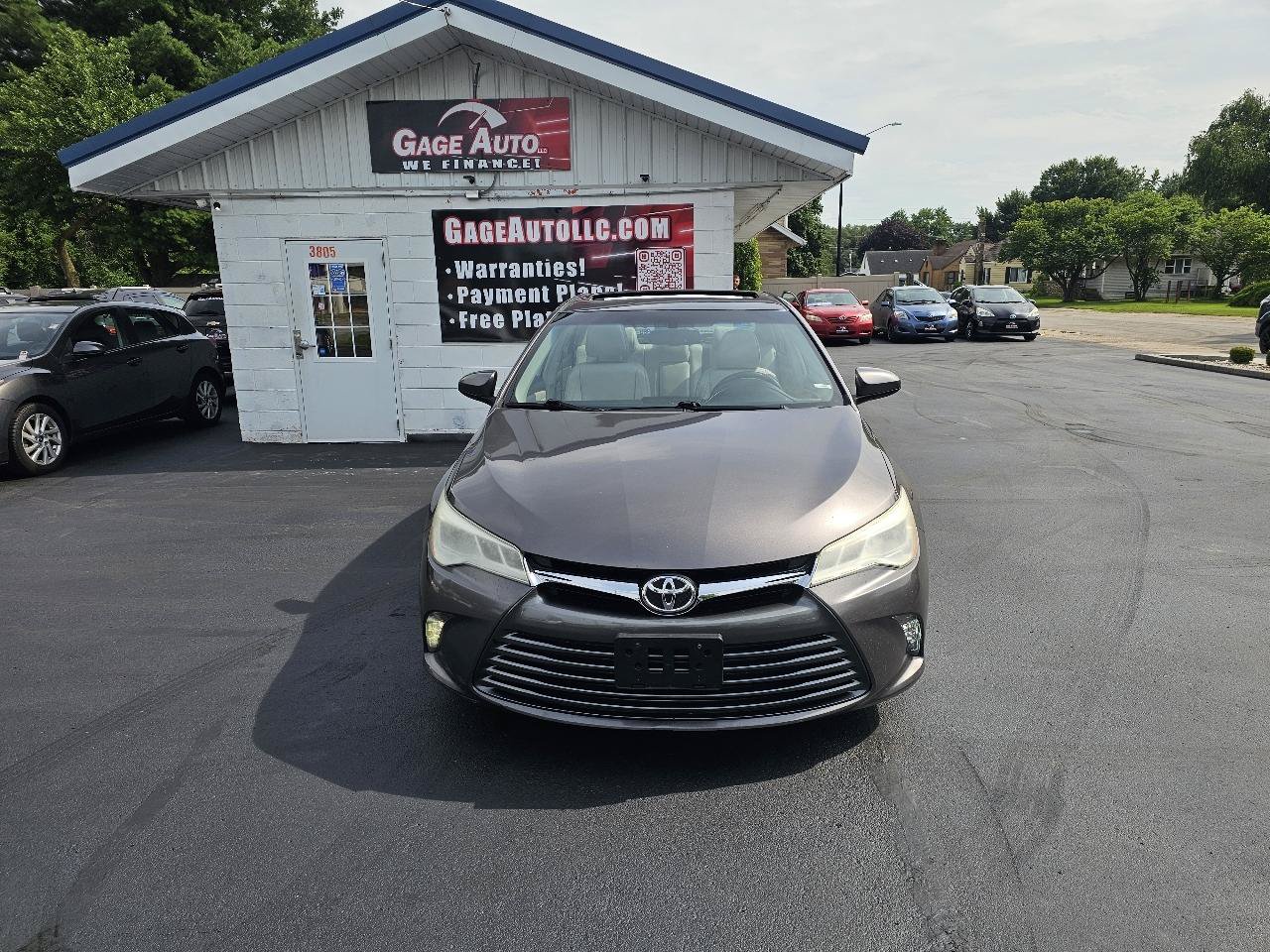 Used 2016 Toyota Camry XLE FWD image 2
