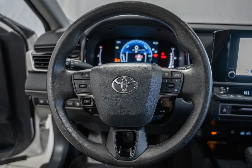 Used 2025 Toyota Camry LE image 29