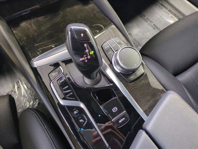 Used 2023 BMW 530e w/ Convenience Package image 12