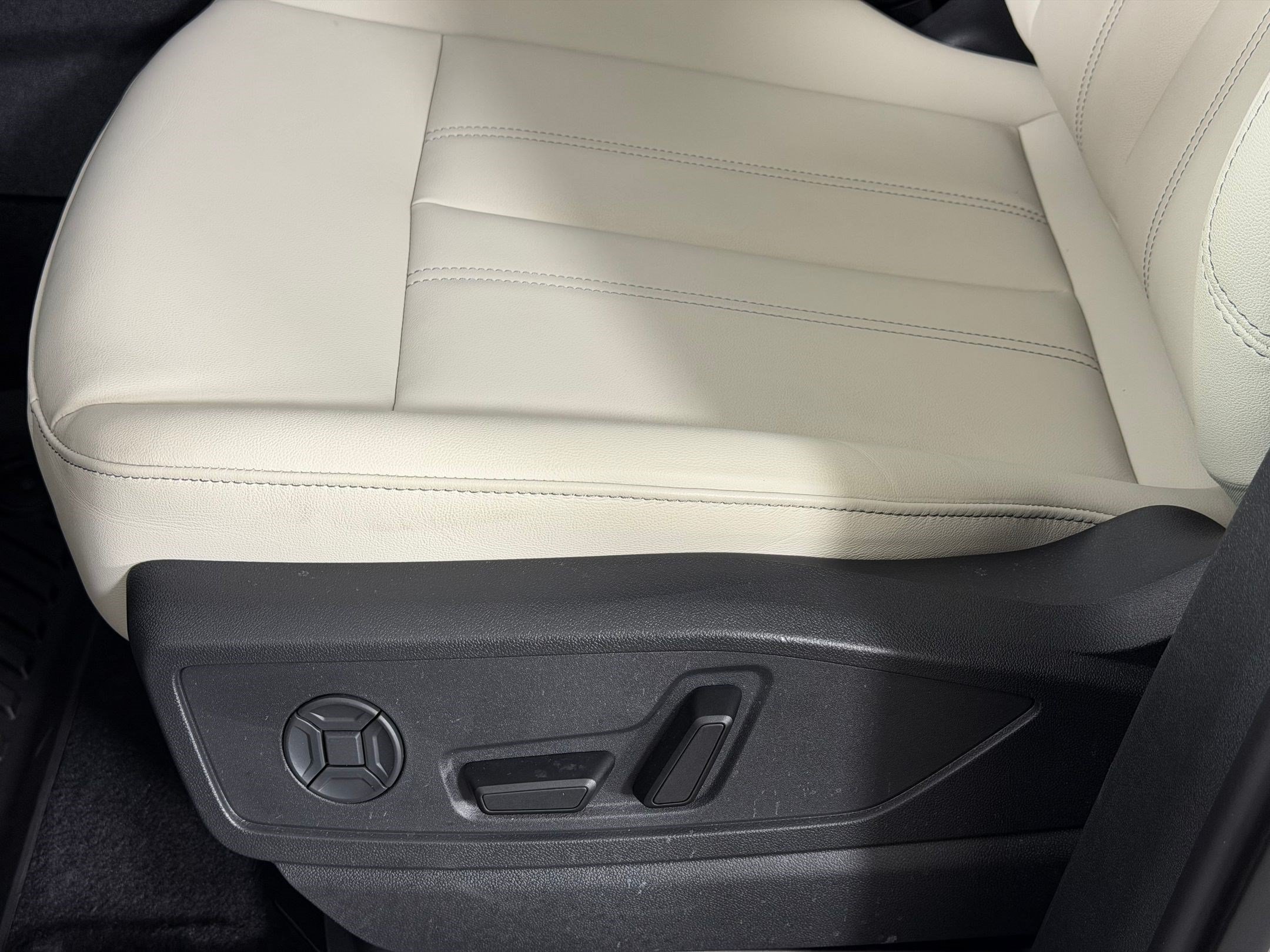 New 2026 Audi Q5 Premium Plus w/ Premium Plus AWD/4WD image 15