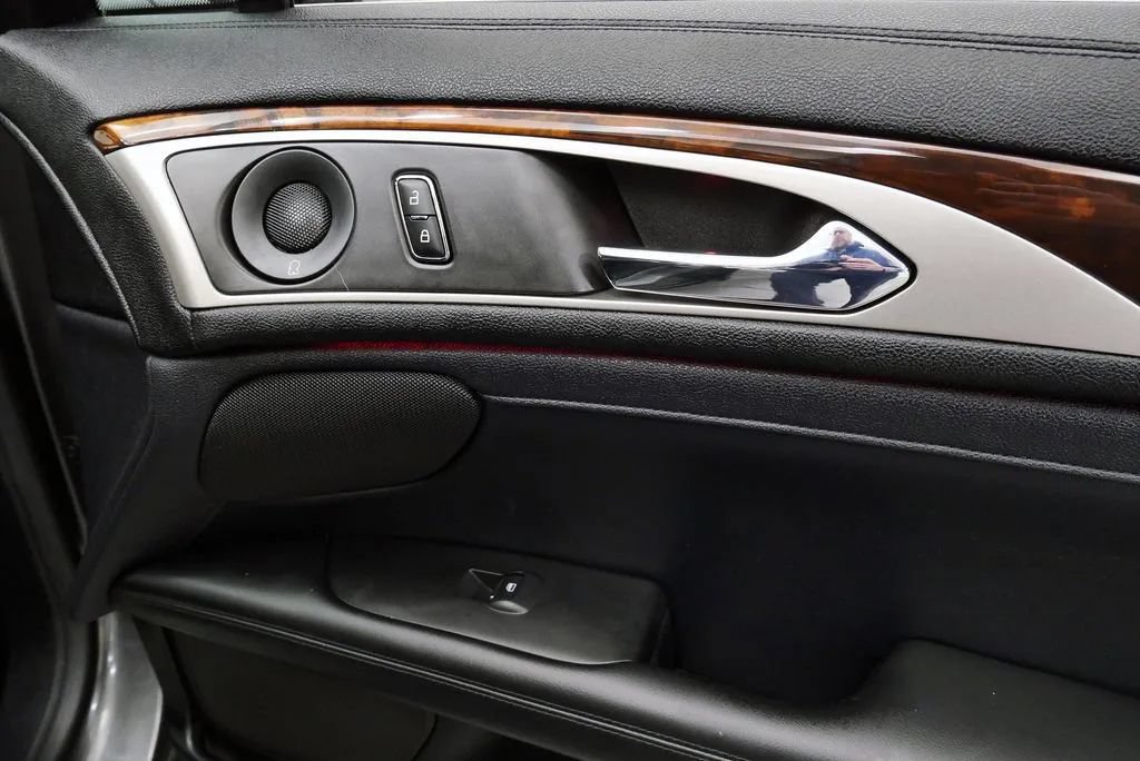 Used 2020 Lincoln MKZ Reserve w/ Elements Package FWD image 18