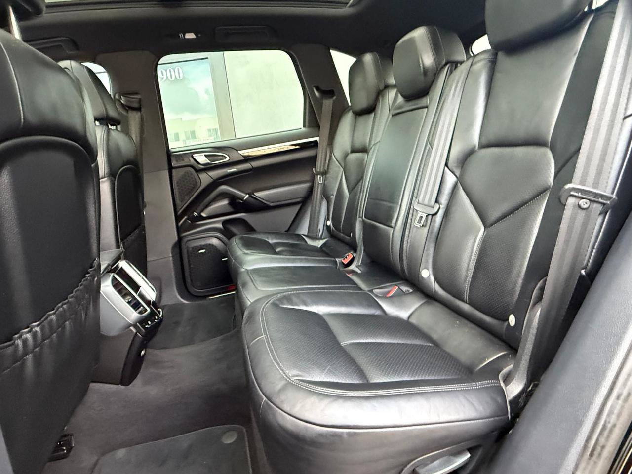Used 2016 Porsche Cayenne S AWD/4WD image 21