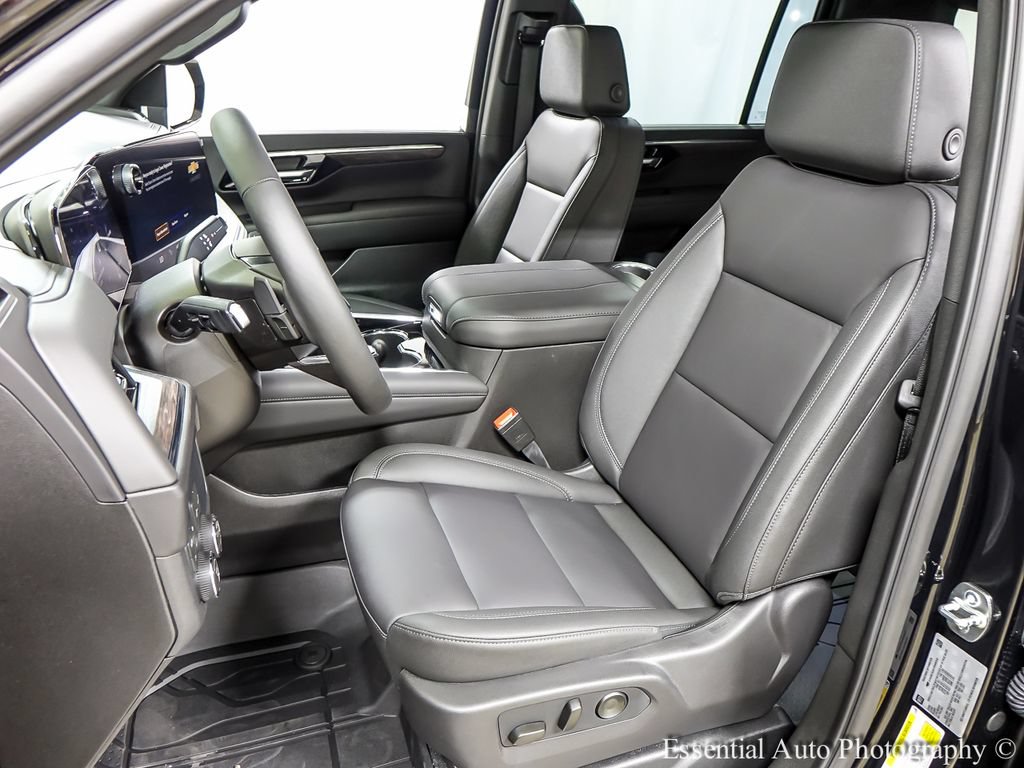 New 2026 Chevrolet Suburban LT w/ Comfort Package AWD/4WD image 9