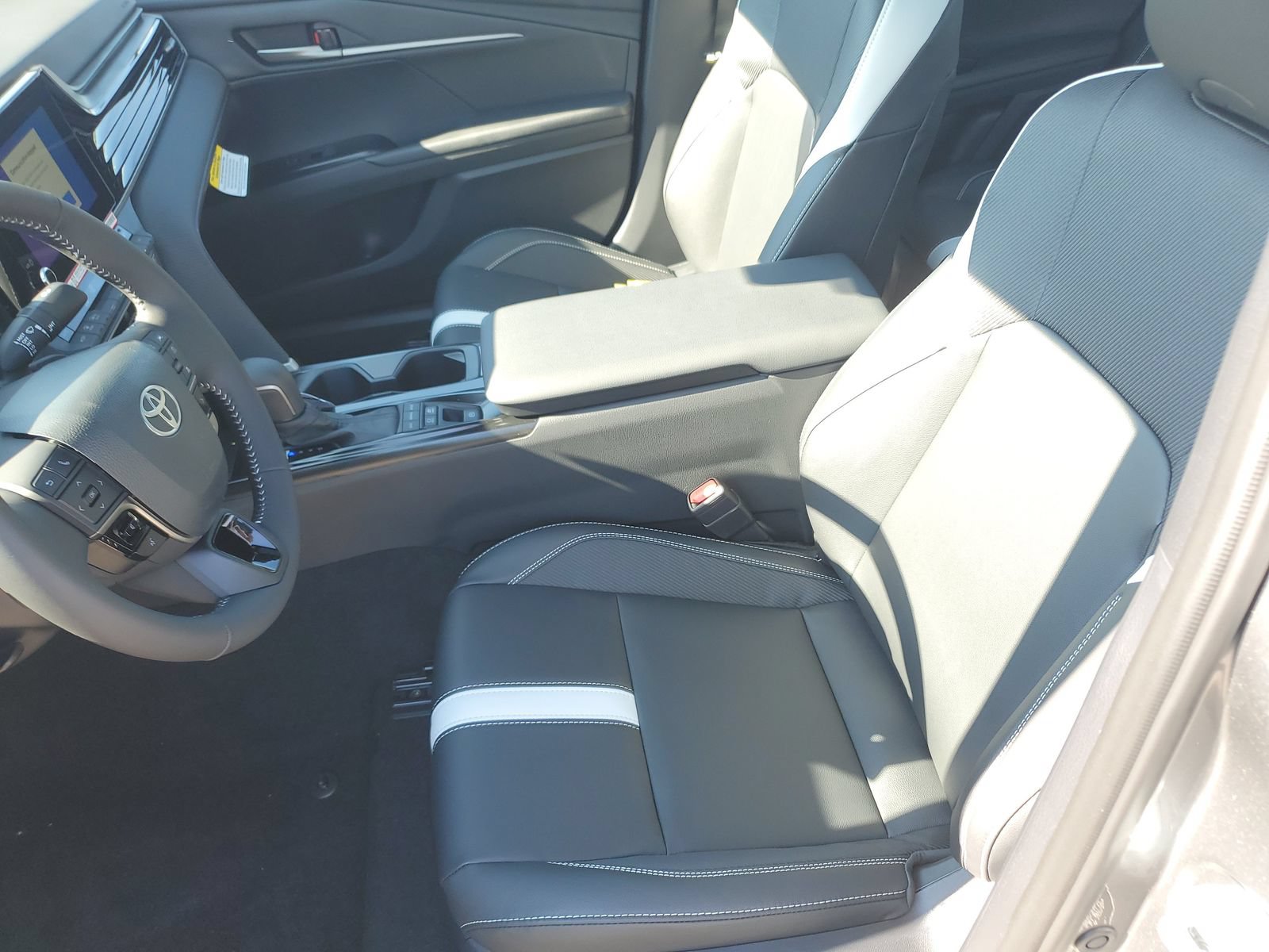 New 2026 Toyota Camry SE FWD image 17