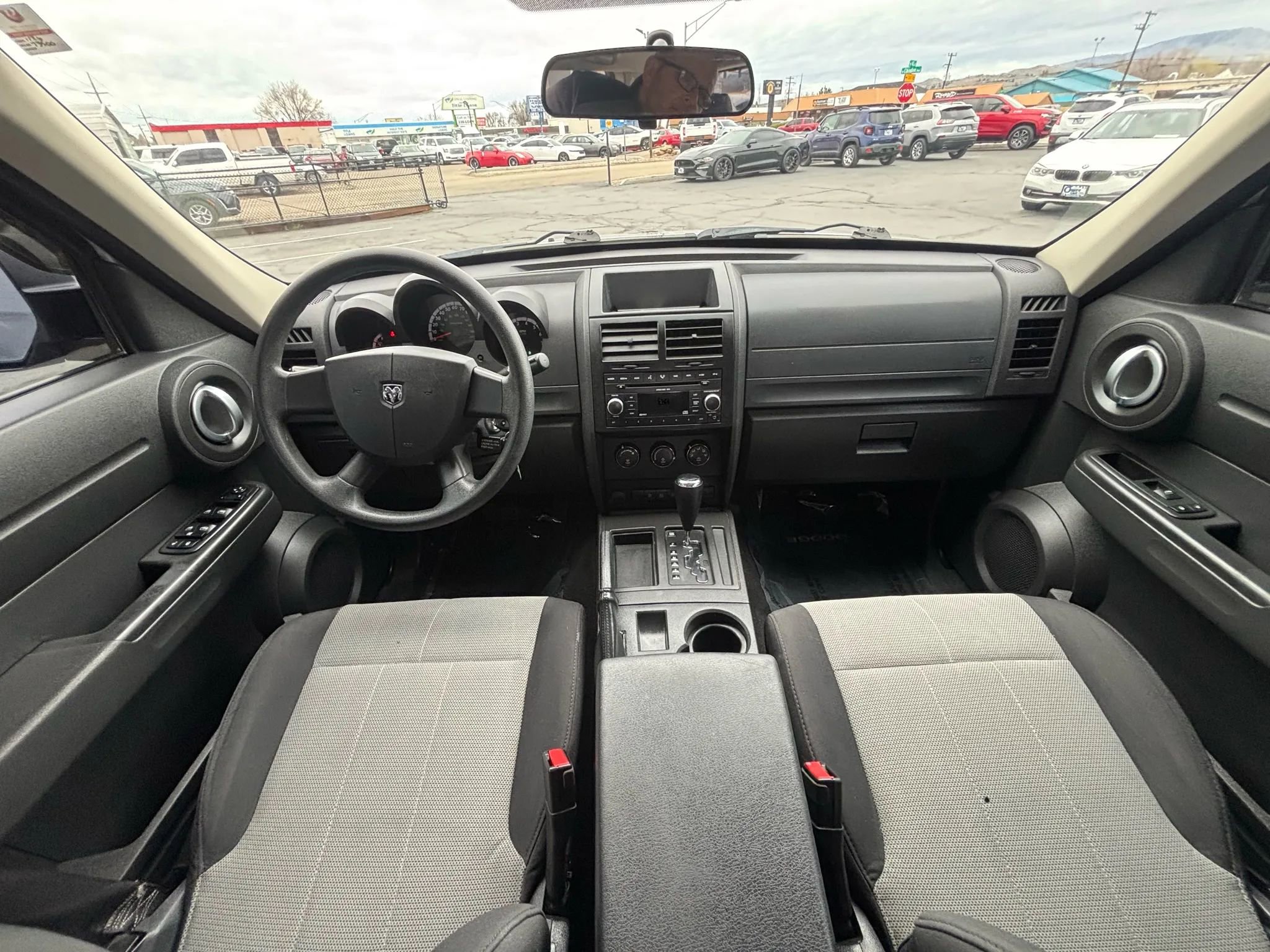 Used 2007 Dodge Nitro SXT image 18