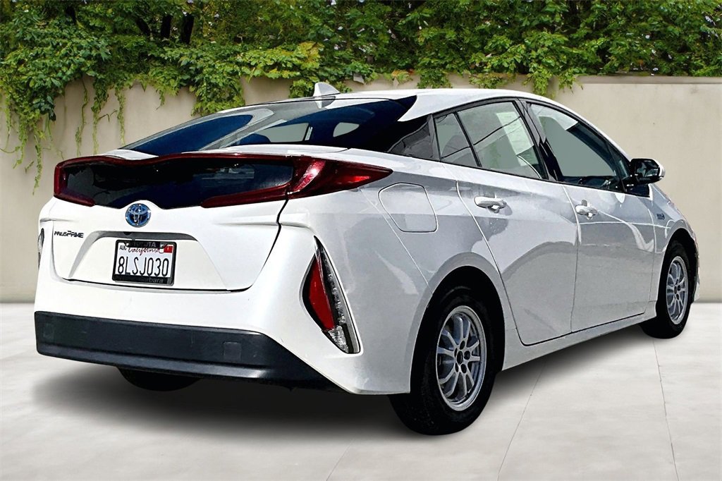 Certified 2020 Toyota Prius Prime LE image 5