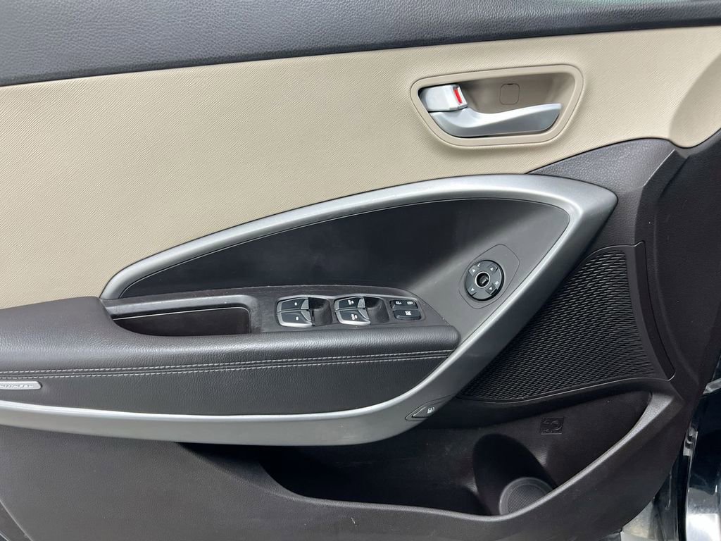 Used 2015 Hyundai Santa Fe Limited image 20