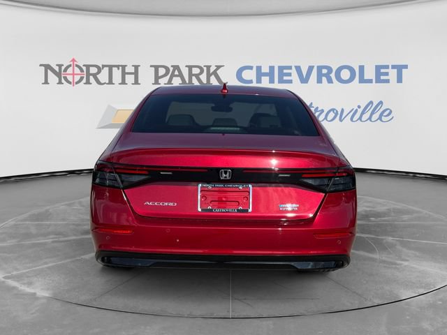 Used 2024 Honda Accord Touring image 4