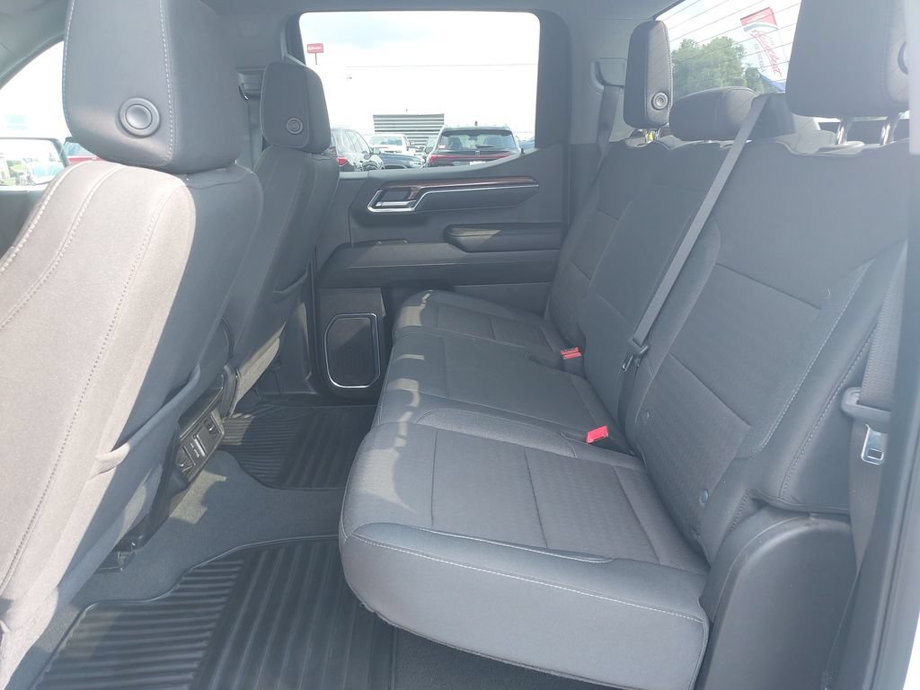 Used 2025 Chevrolet Silverado 1500 LT AWD/4WD image 14