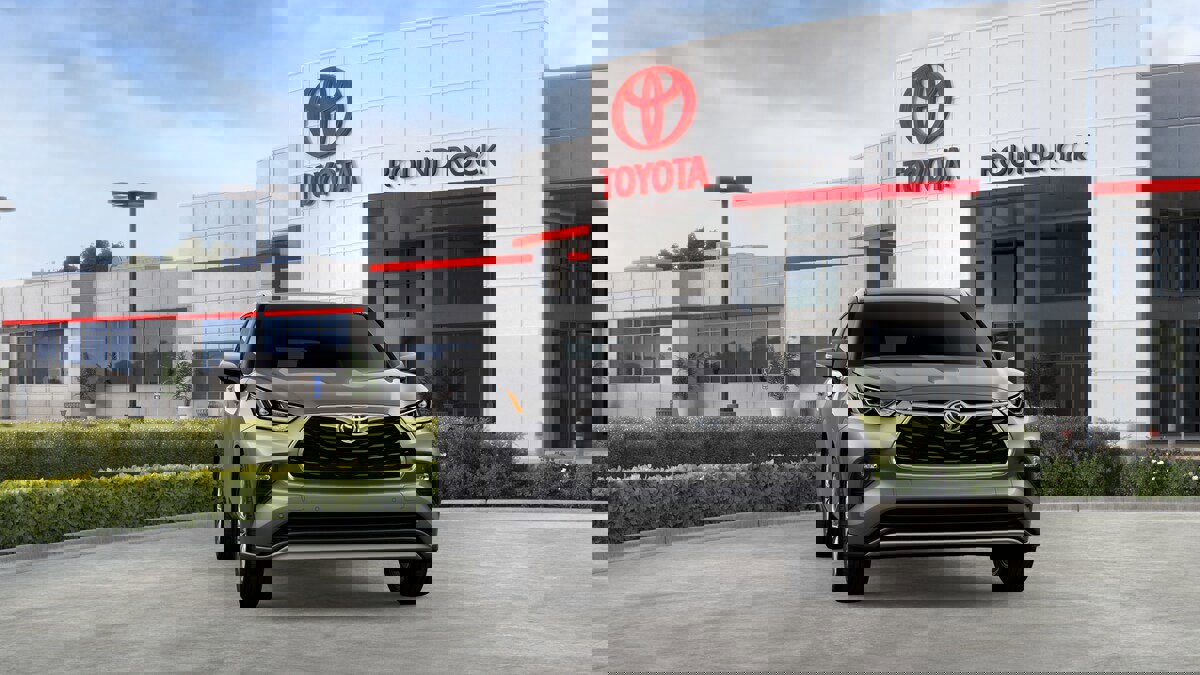 New 2026 Toyota Highlander Platinum image 16