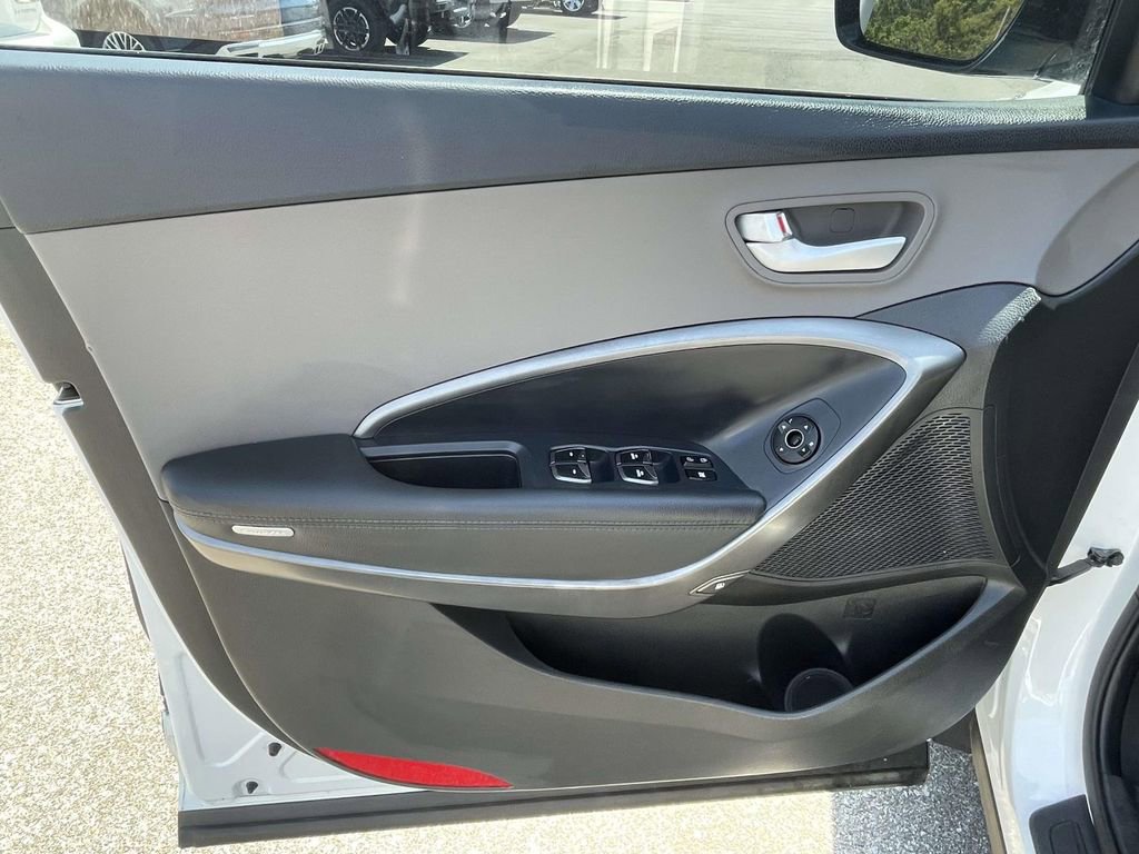 Used 2017 Hyundai Santa Fe Sport w/ 2.4L Value Package 06 FWD image 17