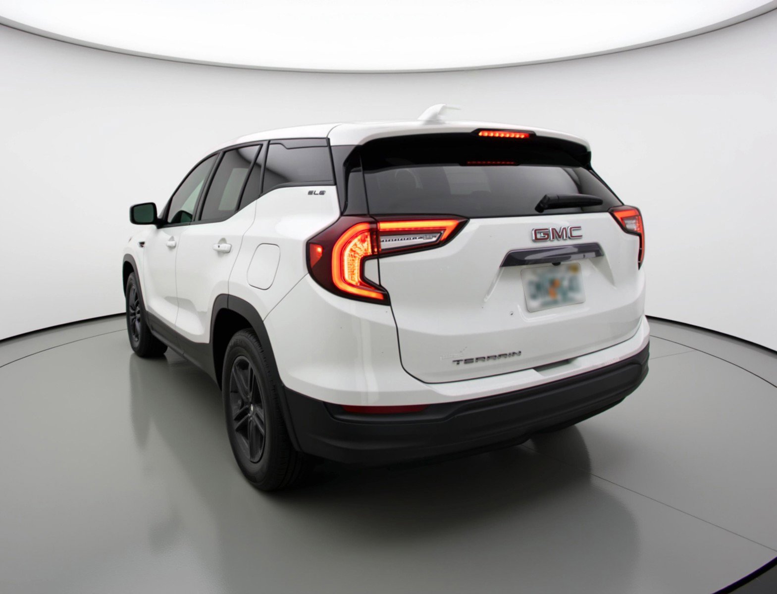 Used 2024 GMC Terrain SLE image 6