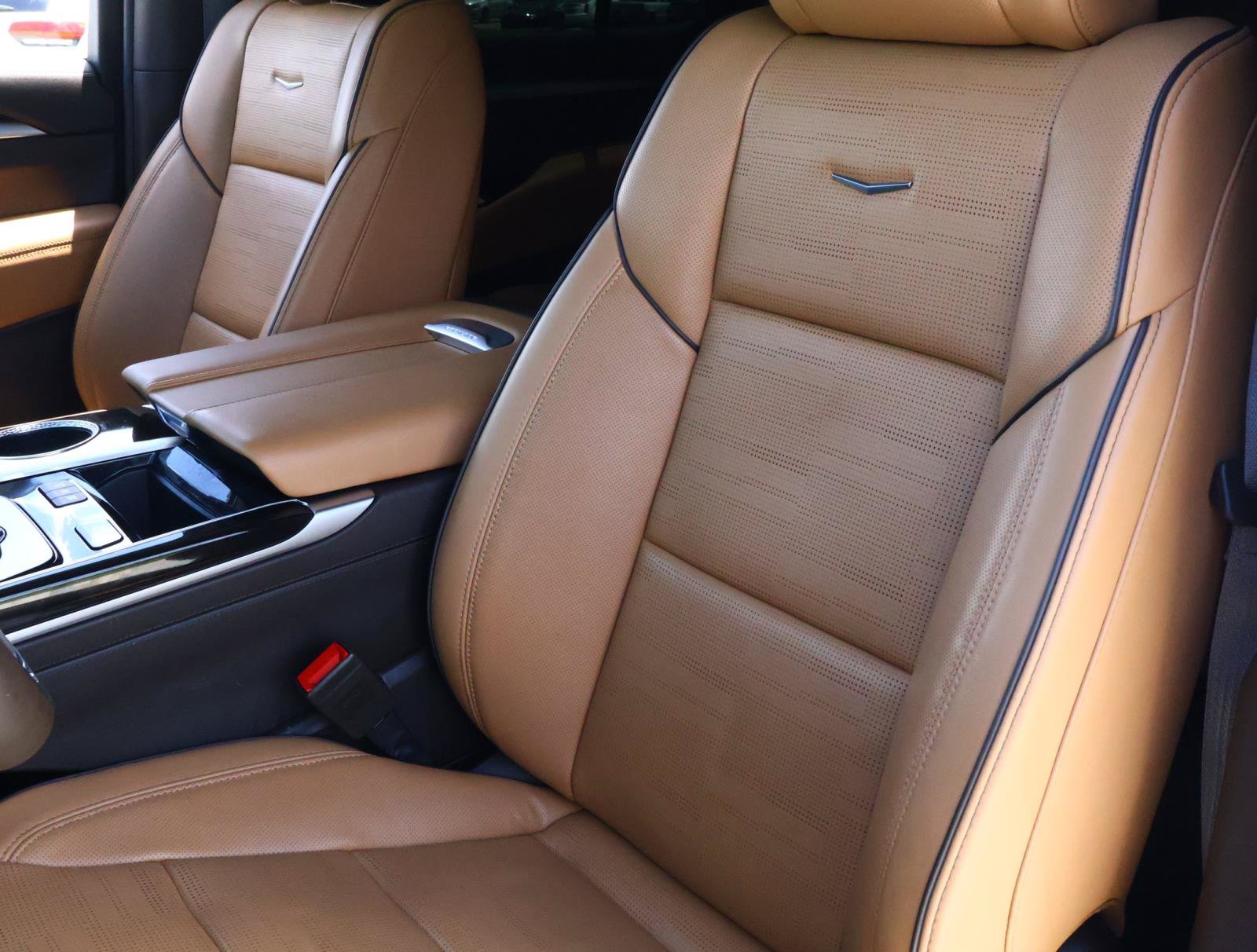 Certified 2025 Cadillac Escalade Premium Luxury RWD image 19