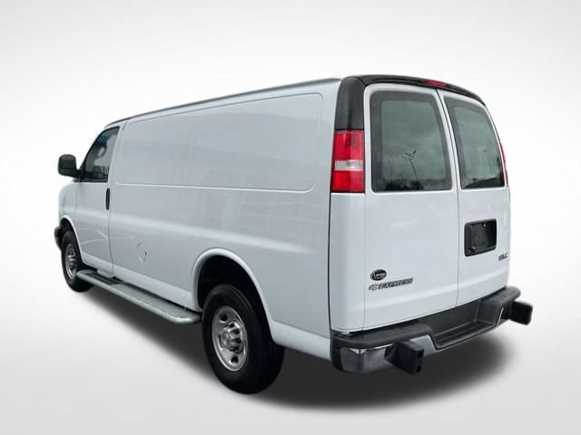 Used 2024 Chevrolet Express 2500 w/ Driver Convenience Package RWD image 5
