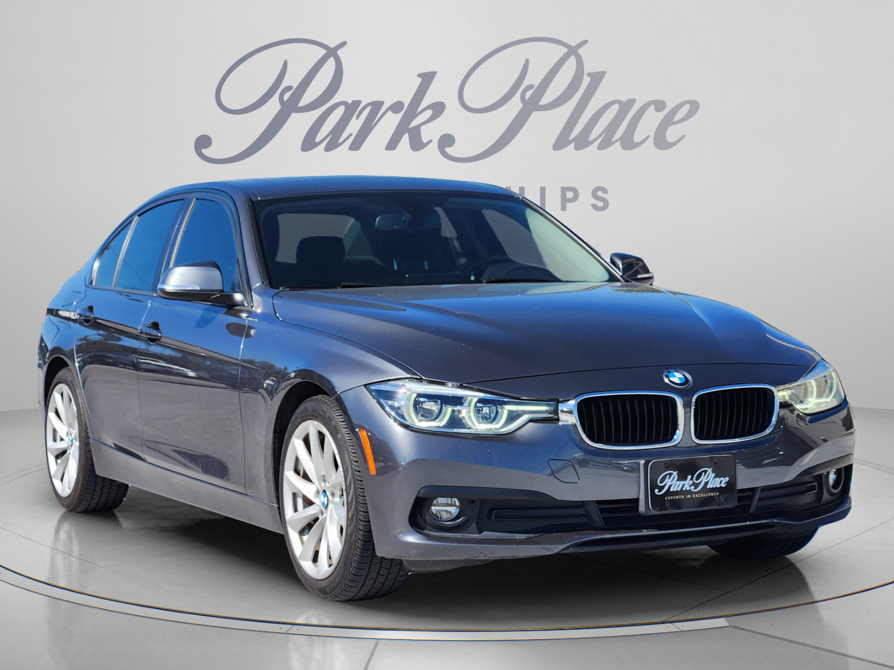 Used 2018 BMW 320i xDrive Sedan w/ Premium Package AWD/4WD image 8