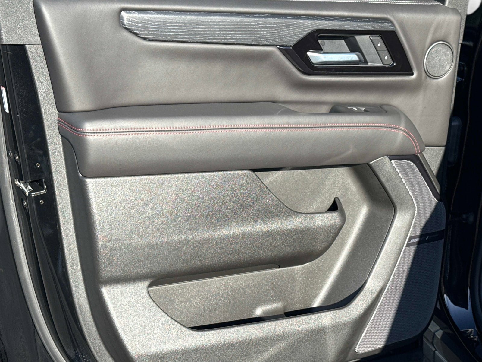 Used 2026 GMC Yukon XL AT4 Ultimate w/ LPO, Floor Liner Package AWD/4WD image 15