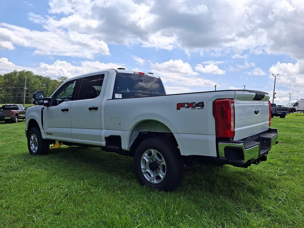 New 2026 Ford F350 XLT w/ FX4 Off-Road Package AWD/4WD image 3