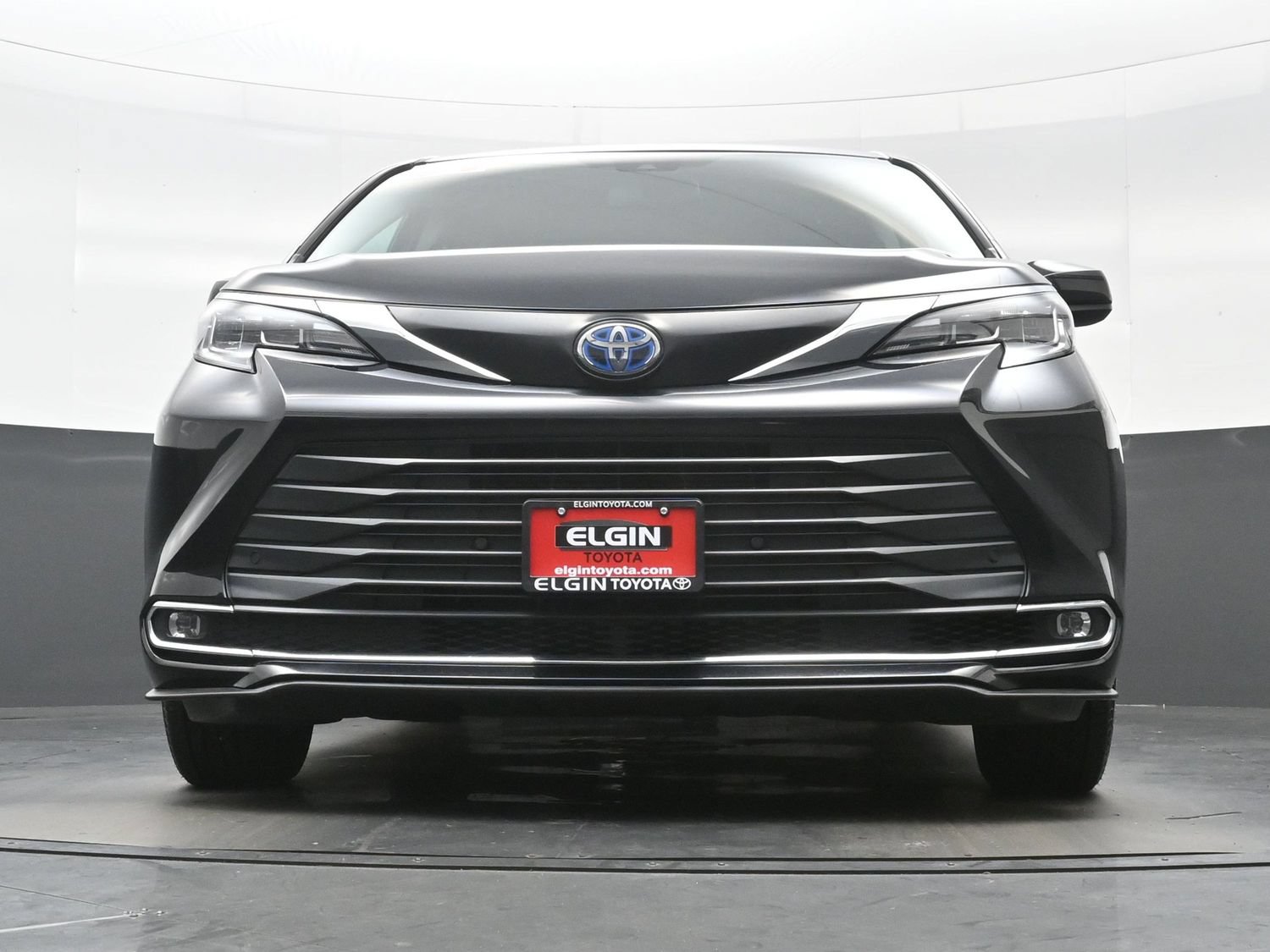 Used 2024 Toyota Sienna XLE FWD image 29