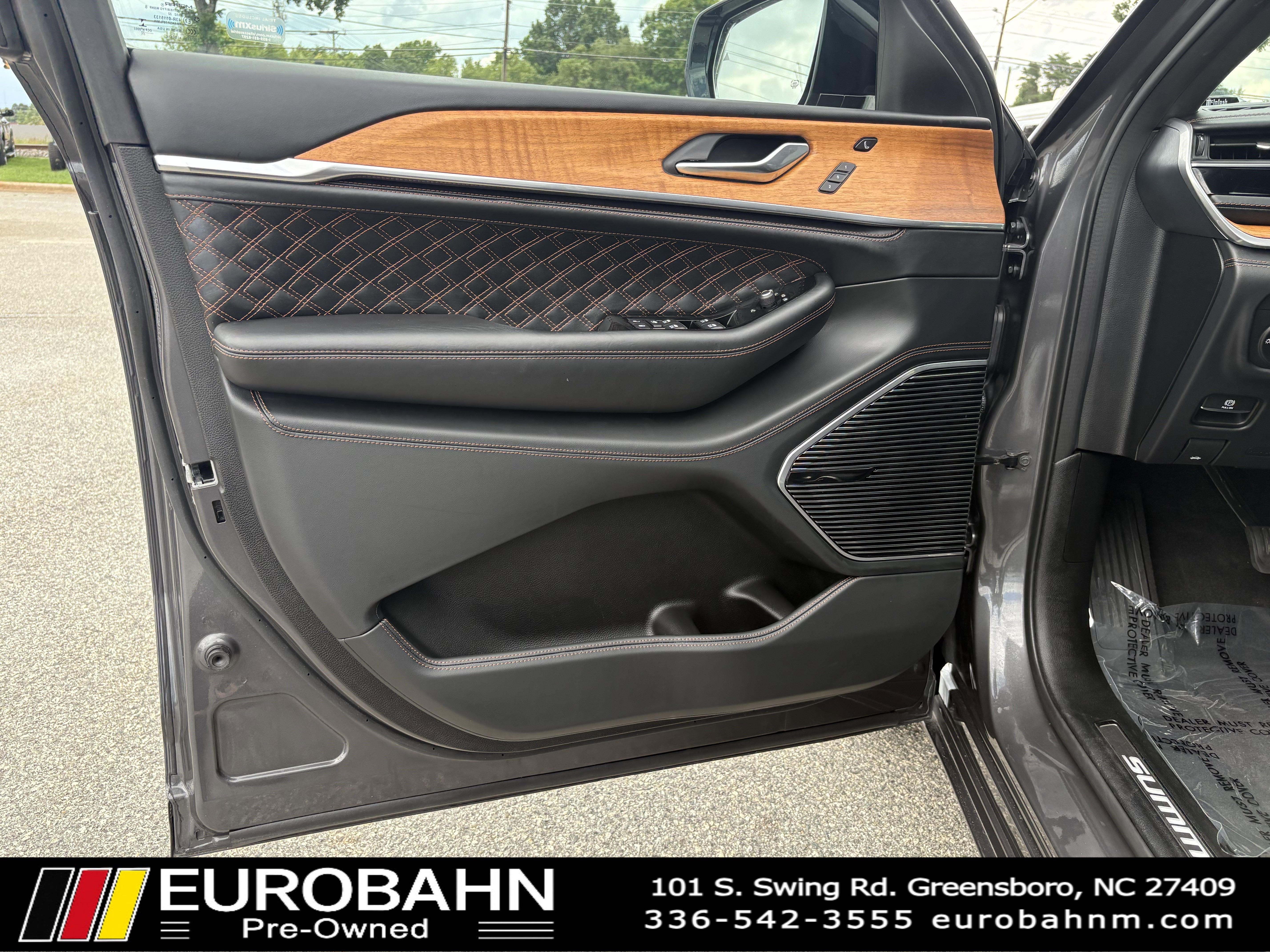 Used 2022 Jeep Grand Cherokee L Summit image 9