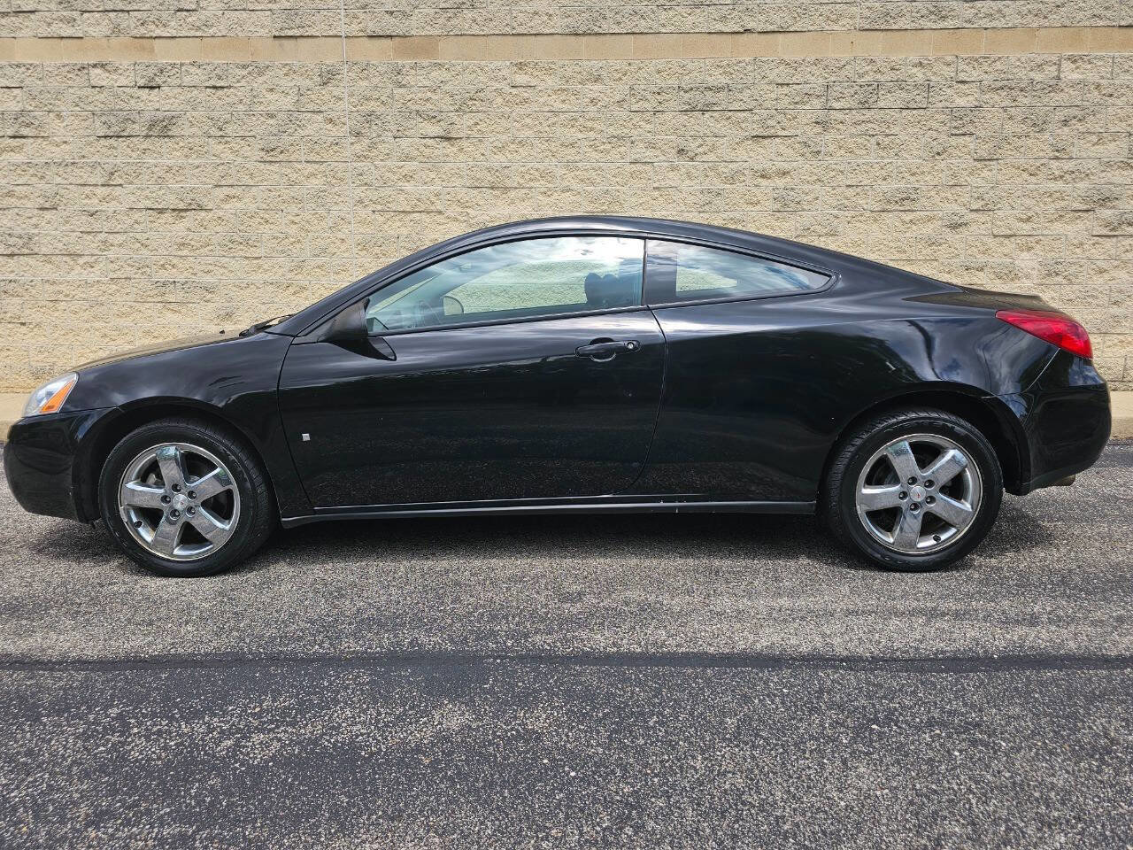Used 2007 Pontiac G6 GT w/ Sun And Sound Package image 4