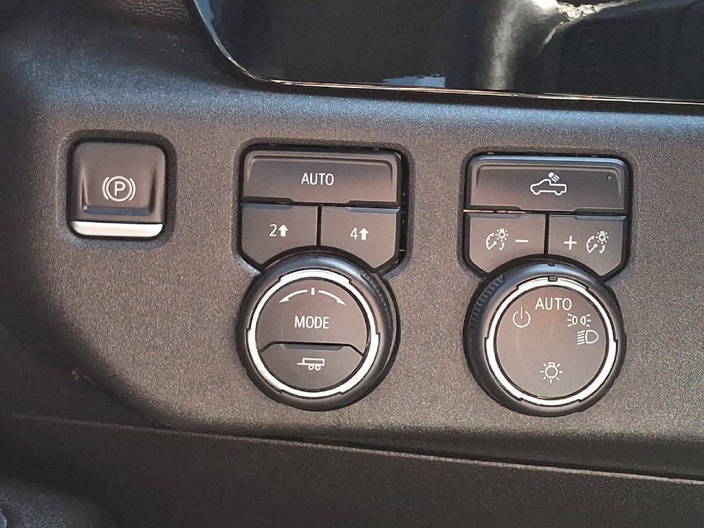 Used 2023 Chevrolet Silverado 1500 LT AWD/4WD image 27