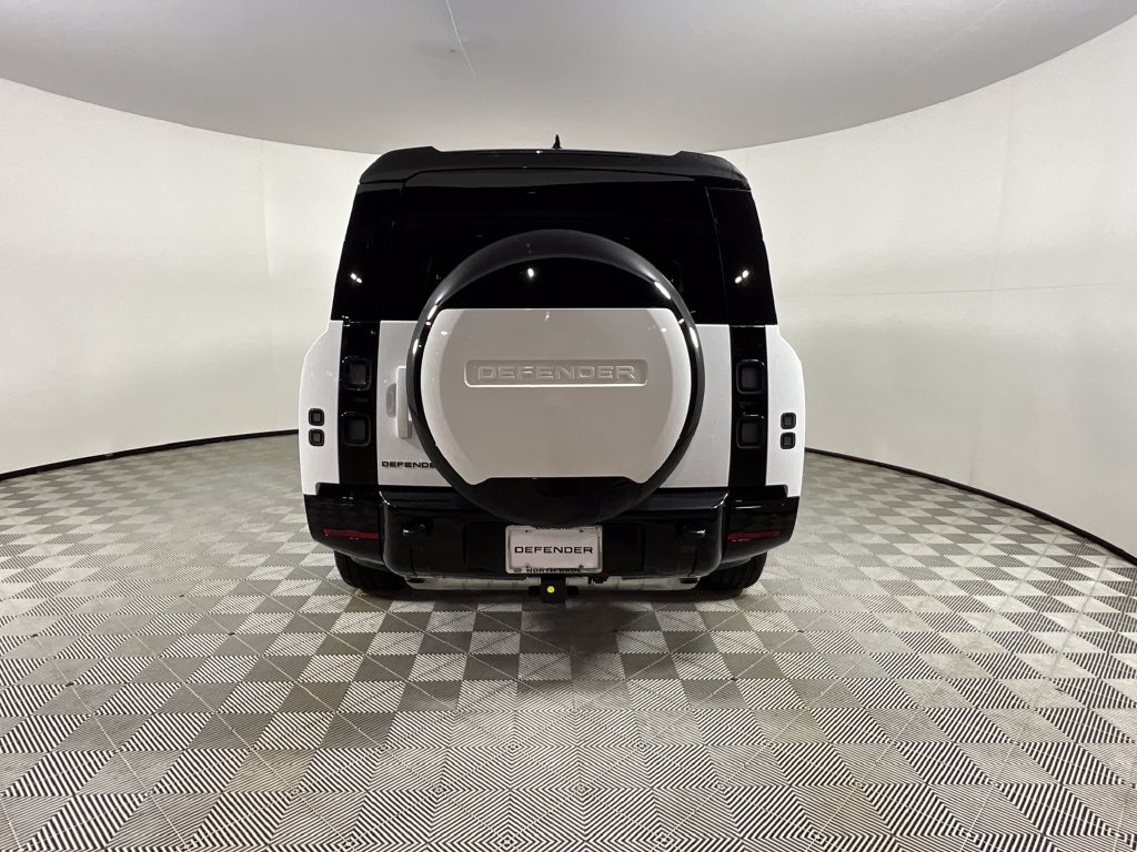 New 2026 Land Rover Defender 130 X-Dynamic SE AWD/4WD image 7