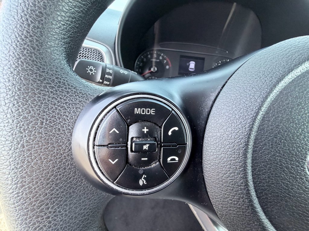 Used 2020 Kia Soul S FWD image 13