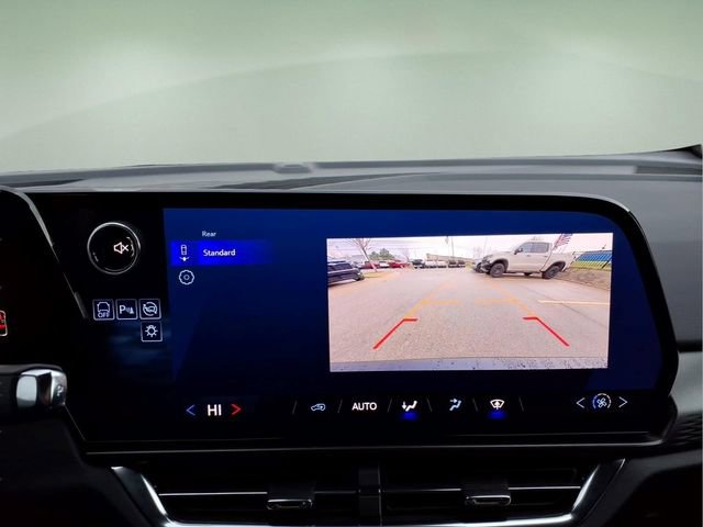 Used 2025 Chevrolet Equinox EV LT image 19