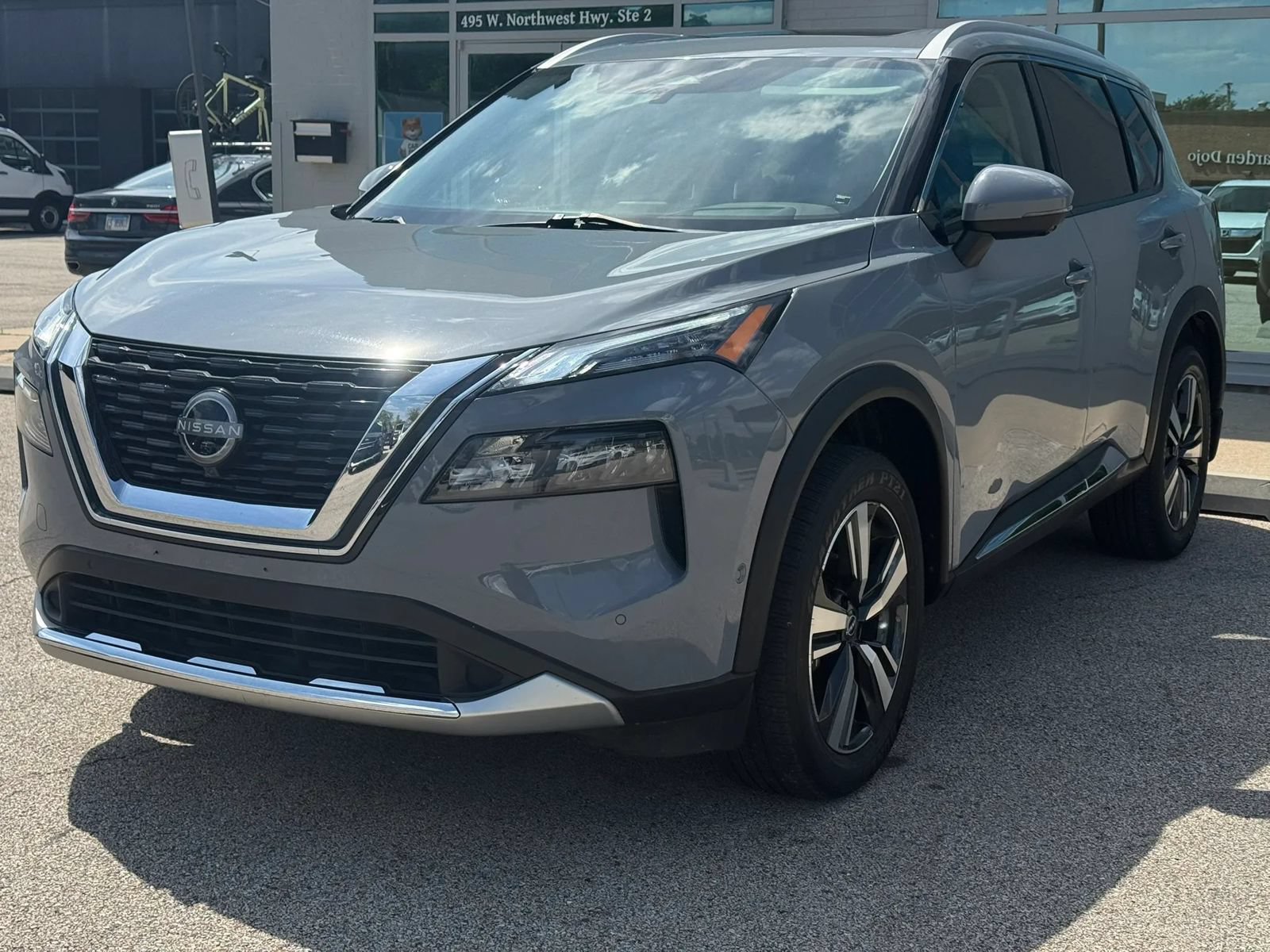 Used 2023 Nissan Rogue Platinum w/ Platinum Premium Package AWD/4WD image 3