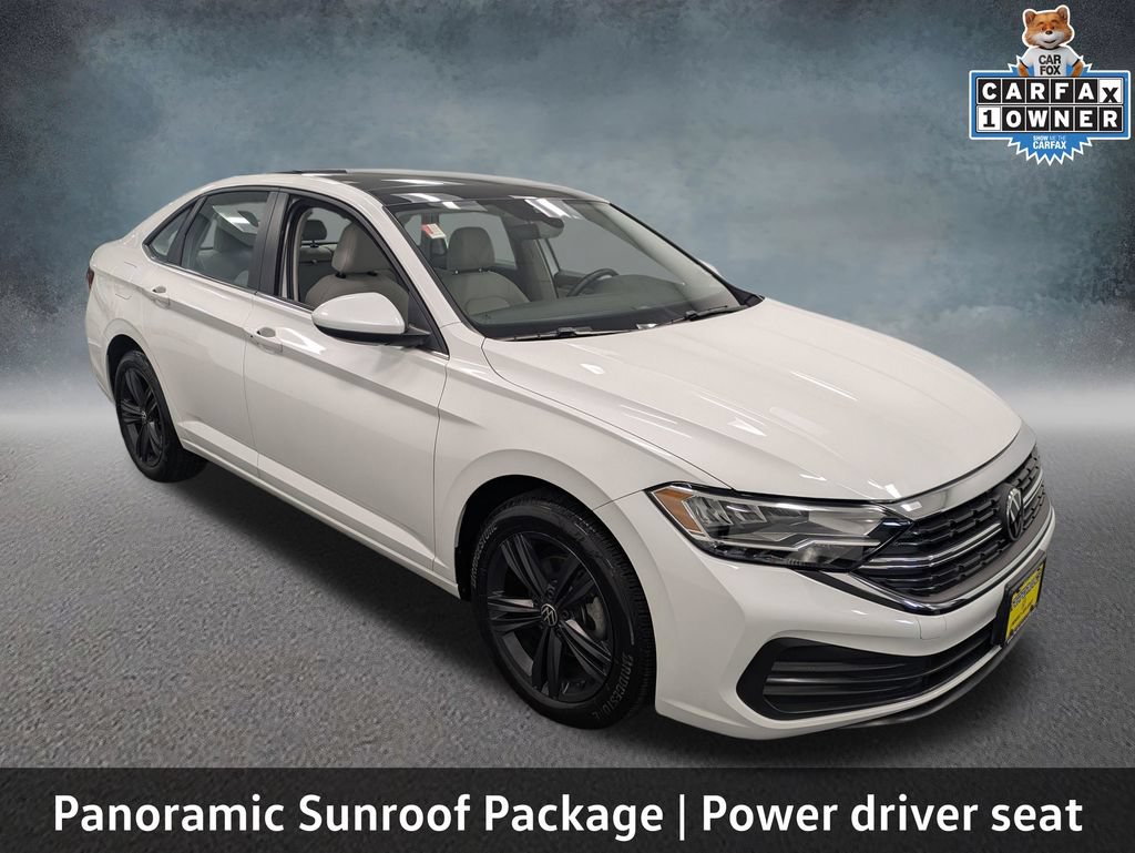 Used 2024 Volkswagen Jetta SE w/ Panoramic Sunroof Package FWD image 3
