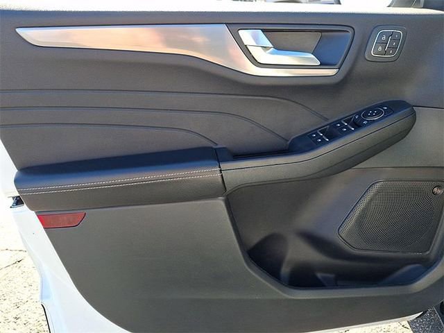 Used 2021 Ford Escape Titanium image 12