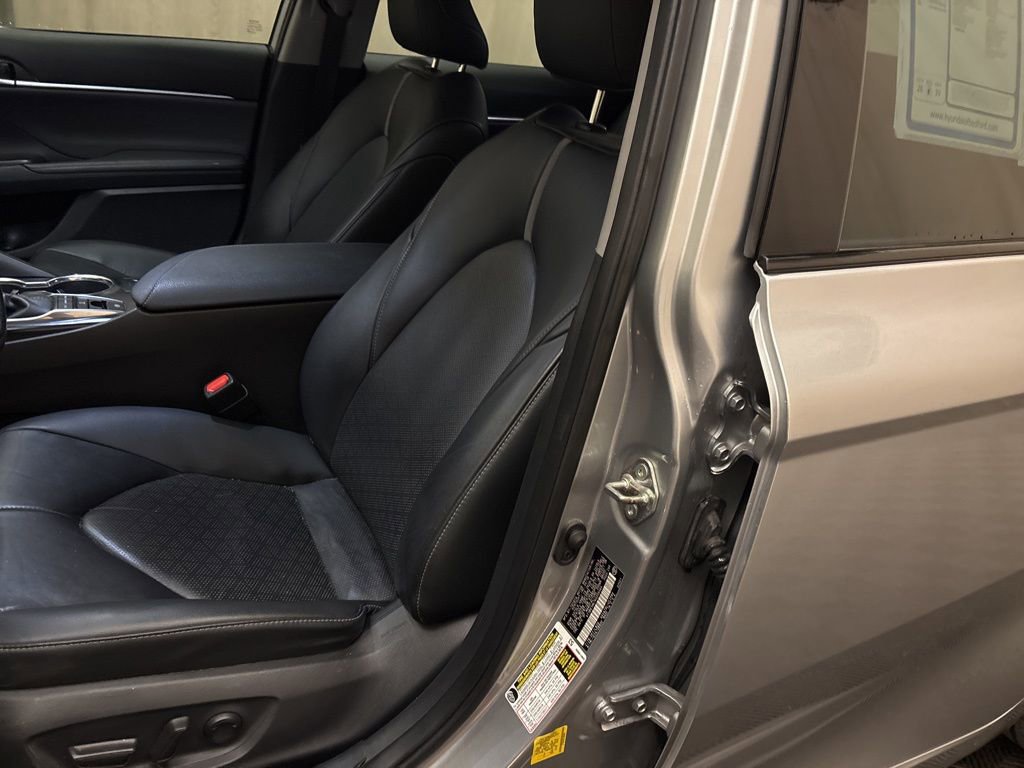 Used 2019 Toyota Camry XSE w/ Driver Assist Package image 11