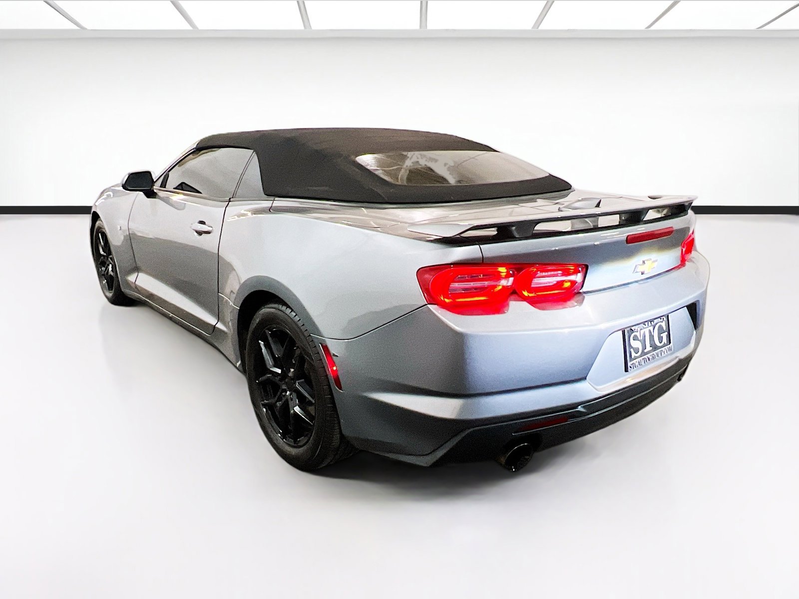 Used 2020 Chevrolet Camaro LT RWD image 5