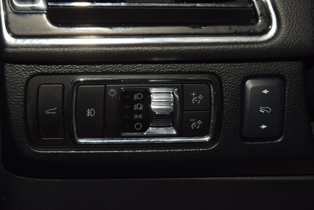 Used 2024 Lincoln Navigator L 4WD image 39